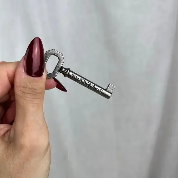 COURAGE & STRENGTH Engraved Key of Wisdom Charm Pendant Keepsake Dark Silver Key - Picture 12 of 16